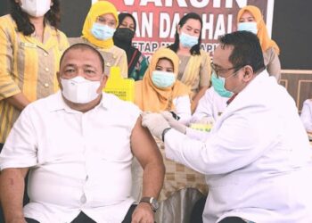 Bupati Langkat Mengikuti Vaksinasi Covid-19 Tahap Dua