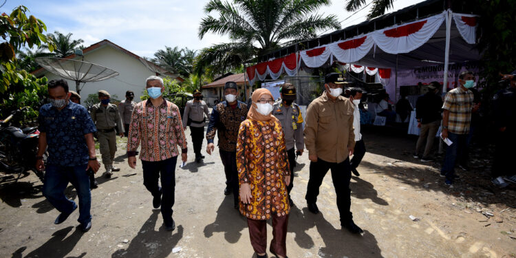 Tinjau TPS PSU Labuhanbatu, Sabrina Minta Masyarakat Tetap Jaga Suasana Kondusif