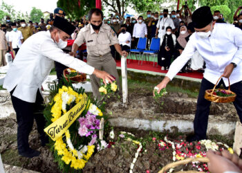 Pemakaman Adik Gubernur Edy Rahmayadi Berlangsung Khidmat, Kapolda Panca Sebut Zulfikar Tarius Sosok Polisi Sejati
