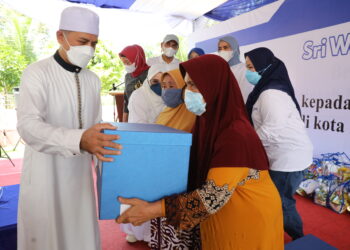 Bersama Sri Wahyuni Foundation, Wagub Sumut Bagikan 1.500 Paket Bahan Pokok