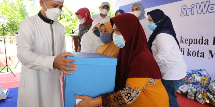 Bersama Sri Wahyuni Foundation, Wagub Sumut Bagikan 1.500 Paket Bahan Pokok